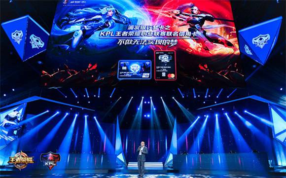  电竞季后赛席位争夺战况异常激烈  