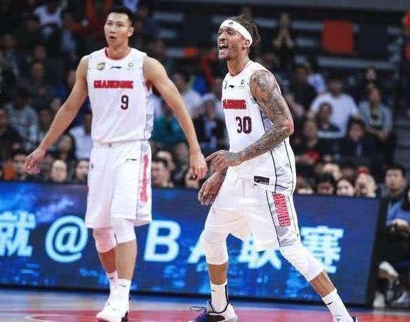  易建联复出首秀带领广东轻取深圳队