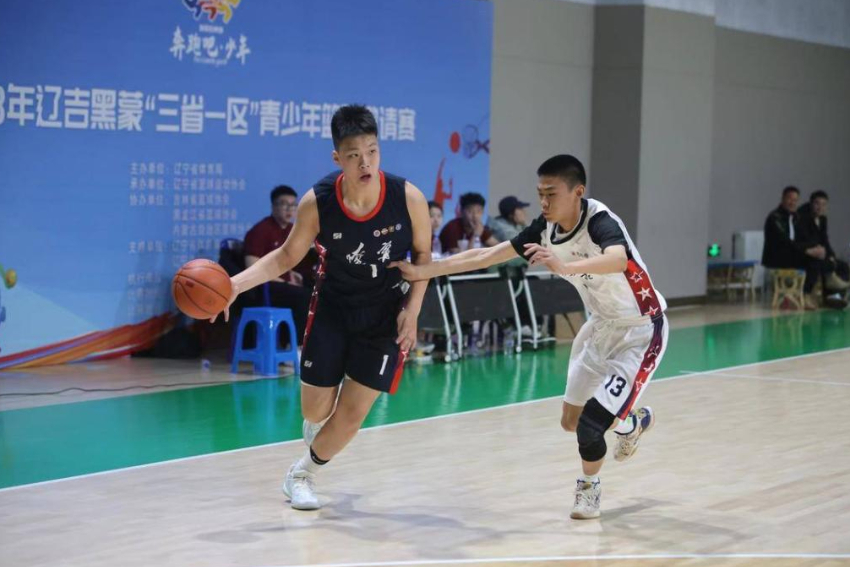  父子同台竞技书写篮球佳话