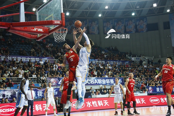  北京控股末节崩盘负于山东高速男篮