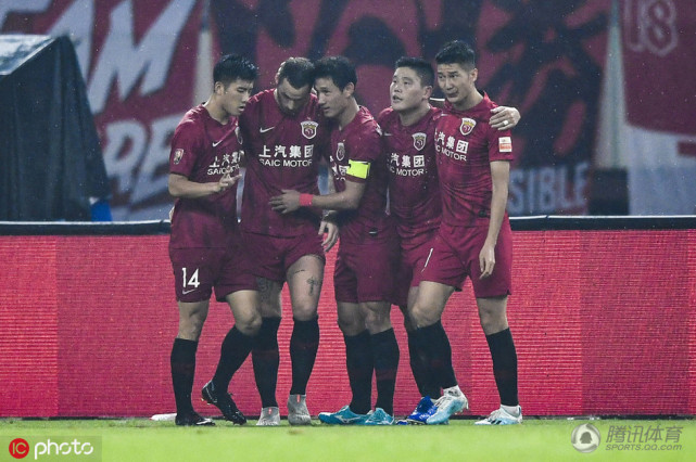  中超首轮激战正酣，多场对决上演进球盛宴